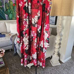Jennifer Lopez Red Floral Kimono